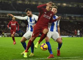 No sufoco, Liverpool vence e mantém vantagem na ponta do Inglês