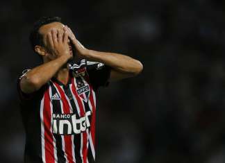Apático, São Paulo perde do Talleres e se complica na Libertadores
