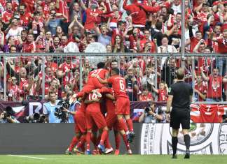 Ribéry e Robben marcam em despedida, e Bayern é campeão alemão