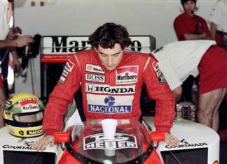 McLaren faz minuto de silêncio em homenagem a Senna