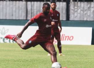 Atacante reclama de gramado e fala em superação para o Re-Pa