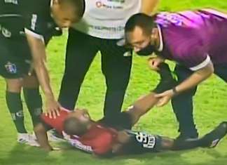 Juiz de Clube do Remo x Tuna é ajudado após desabar em campo