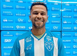Meia diz que joga “até no gol” para buscar metas do Paysandu