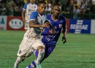 Lateral homenageia filho ao marcar mais um gol pelo Paysandu