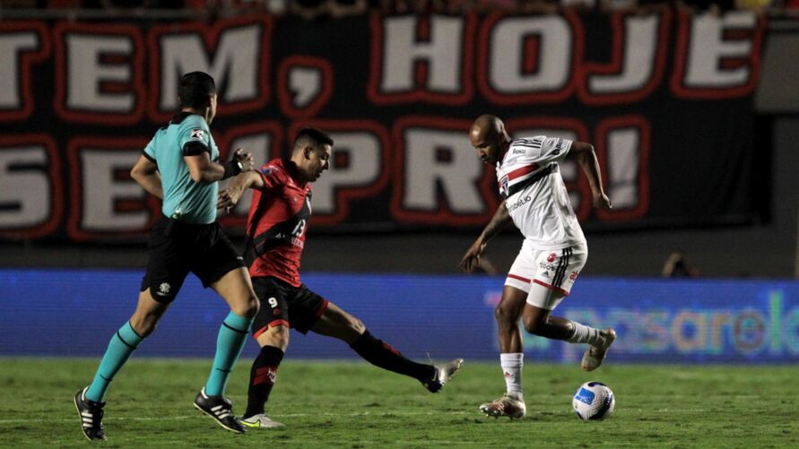 Jogos de futebol hoje, quinta-feira, 8; onde assistir ao vivo e