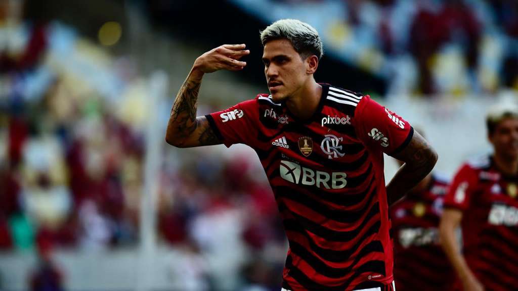 Flamengo é o 8° clube que mais gastou em novos jogadores - Rádio