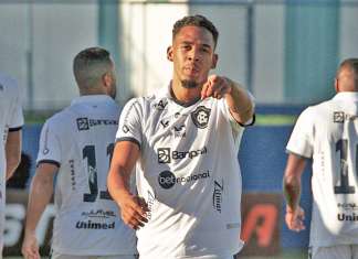 Dia dos namorados: atacante dedica golaço do Remo à amada