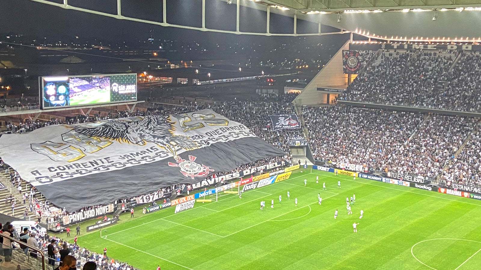 Corinthians é punido por cantos homofóbicos e vai jogar sem torcida