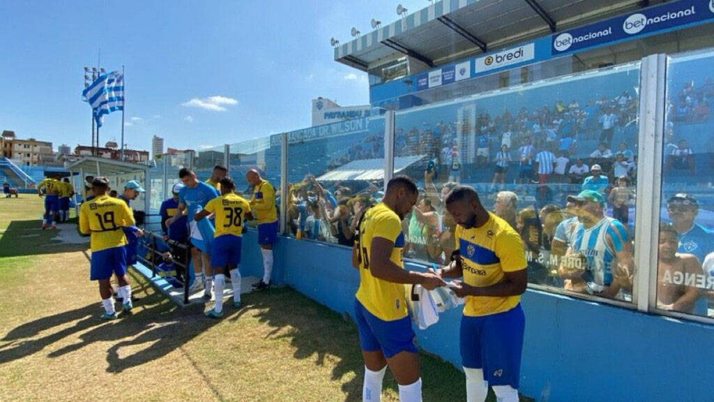 Nacional recebe torcida no primeiro treino de olho na temporada de