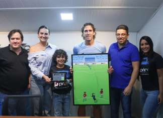 Atacante Nicolas é homenageado após golaço pelo Paysandu