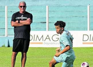 Paysandu busca a vitória e a vaga contra o Cametá