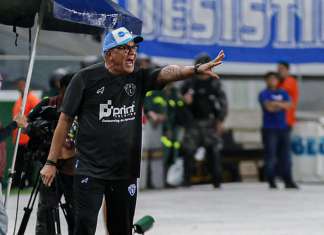 Hélio dos Anjos lamenta empate e quer Curuzu como trunfo