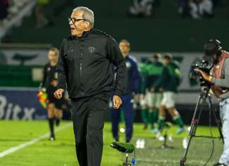 “Não vamos lamentar”, diz Hélio dos Anjos após novo empate
