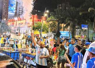 Confira a festa da torcida do Paysandu nos bares e na Doca
