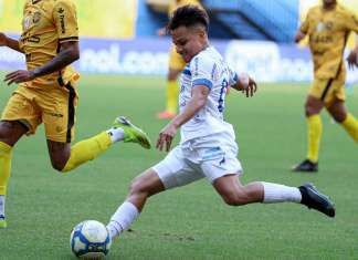 Paysandu só empata em Manaus, mas sai da lanterna da Série B