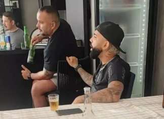 Vendas de camisas do Corinthians bombam após foto de Gabigol