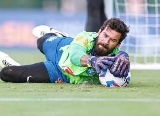 Seleção Brasileira visita crianças em hospital de Orlando