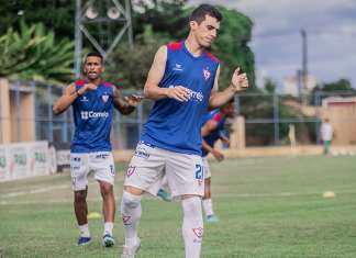 Águia tenta driblar problemas para vencer a 1ª na Série D