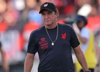 Cuca não consegue explicar 3ª derrota seguida do Athletico