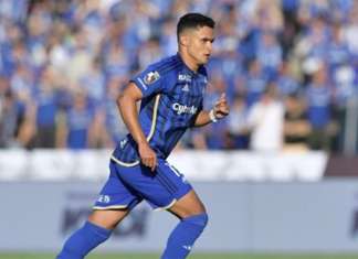 Vídeo: atacante paraense faz golaço no futebol japonês