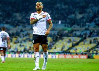 Gabigol é vaiado, marca gol e sai aclamado do Maracanã