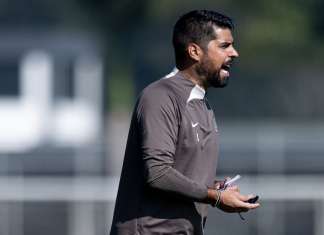 Antônio Oliveira não é mais técnico do Corinthians