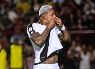 Vasco vence Atlético-GO e emplaca a quarta vitória seguida