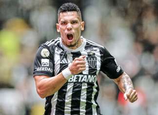 Atlético-MG vence São Paulo gol de barriga e ameniza crise