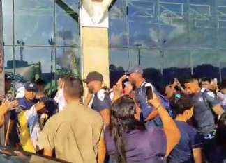 Vídeo: torcida dá apoio ao Clube do Remo no aeroporto