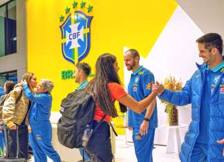 Seleção feminina se apresenta para disputa das Olimpíadas