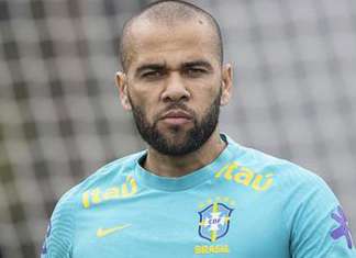 Daniel Alves faz acordo sobre dívida no banco e de pensão