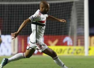 Futebol sem pausa: saiba onde assistir aos jogos desta terça (30)