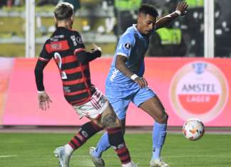 Flamengo perde, mas se classifica na Libertadores
