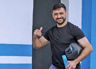 Paysandu: meia quase desistiu do futebol, mas esposa o salvou