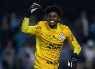 Corinthians vai exercer opção de compra de Hugo Souza