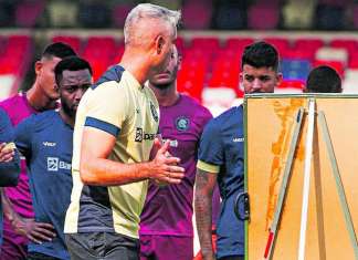 Remo recebe o Londrina no Mangueirão após polêmica de horário