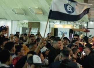 Torcida recebe Clube do Remo no Aeroporto de Belém