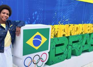 Brasileira evita falar sobre pivô da polêmica de gênero