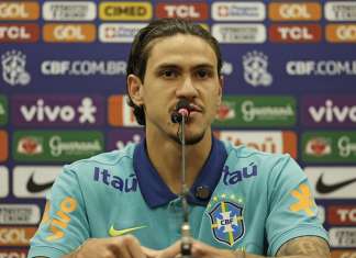 Pedro rompe ligamento no joelho e está fora da Seleção