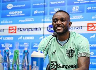 Atacante camaronês Joel é apresentado pelo Paysandu