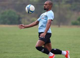 Kevyn atinge marca especial com a camisa do Paysandu