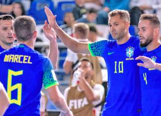 Copa do Mundo de Futsal: Brasil bate Croácia e se classifica