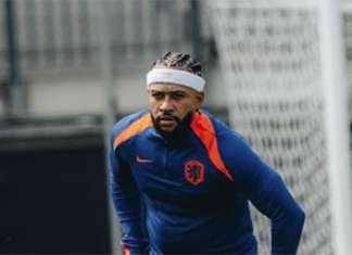 Atacante Depay assina com o Corinthians por dois anos