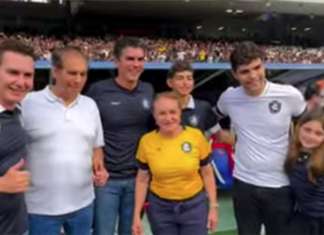 Governador comemora com a família acesso do Clube do Remo