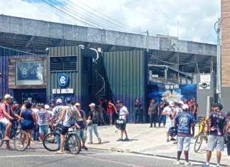Rojão foi lançado para dentro de loja do Remo, no Baenão
