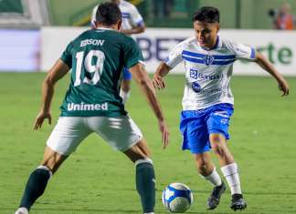 Hélio dos Anjos diz que Esli é “jogador de lances isolados”