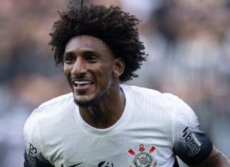 Corinthians vence Flamengo e deixa zona de rebaixamento