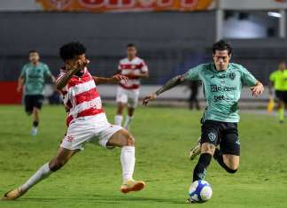 Paysandu cochila, toma virada do ex e perde para o CRB