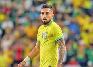 Alex Telles é convocado após lesão de Guilherme Arana