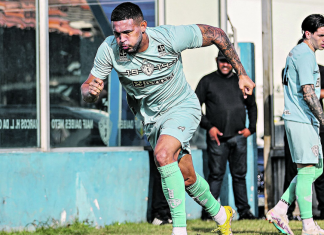 Paysandu encara o Ceará na luta para permanecer na Série B